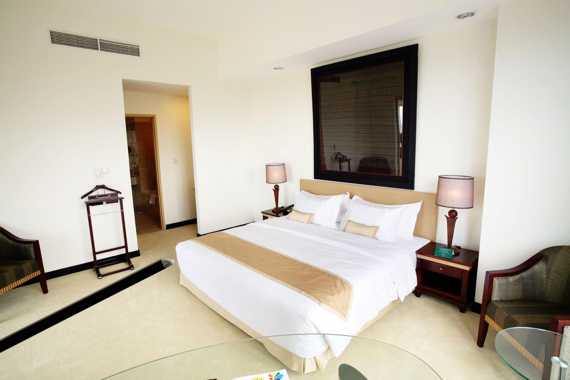 Sintesa Peninsula Hotel Manado Extérieur photo