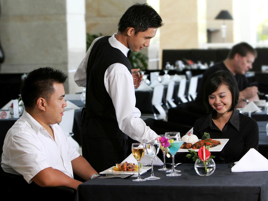 Sintesa Peninsula Hotel Manado Extérieur photo
