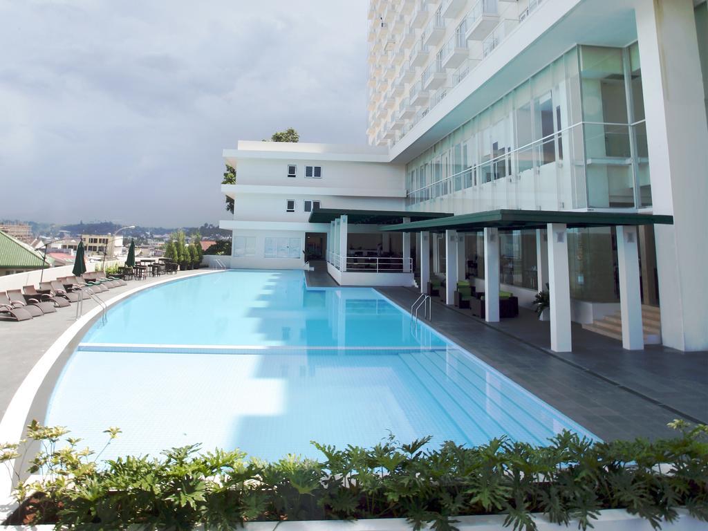 Sintesa Peninsula Hotel Manado Extérieur photo