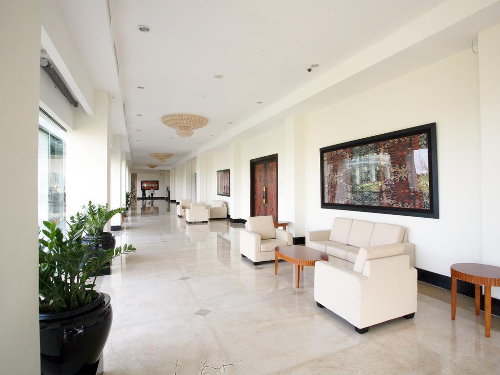 Sintesa Peninsula Hotel Manado Extérieur photo