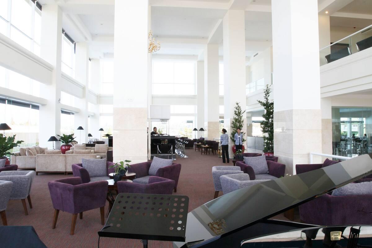 Sintesa Peninsula Hotel Manado Extérieur photo