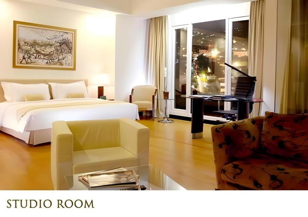 Sintesa Peninsula Hotel Manado Extérieur photo