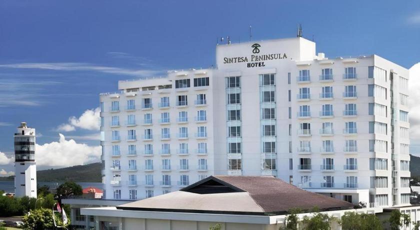 Sintesa Peninsula Hotel Manado Extérieur photo