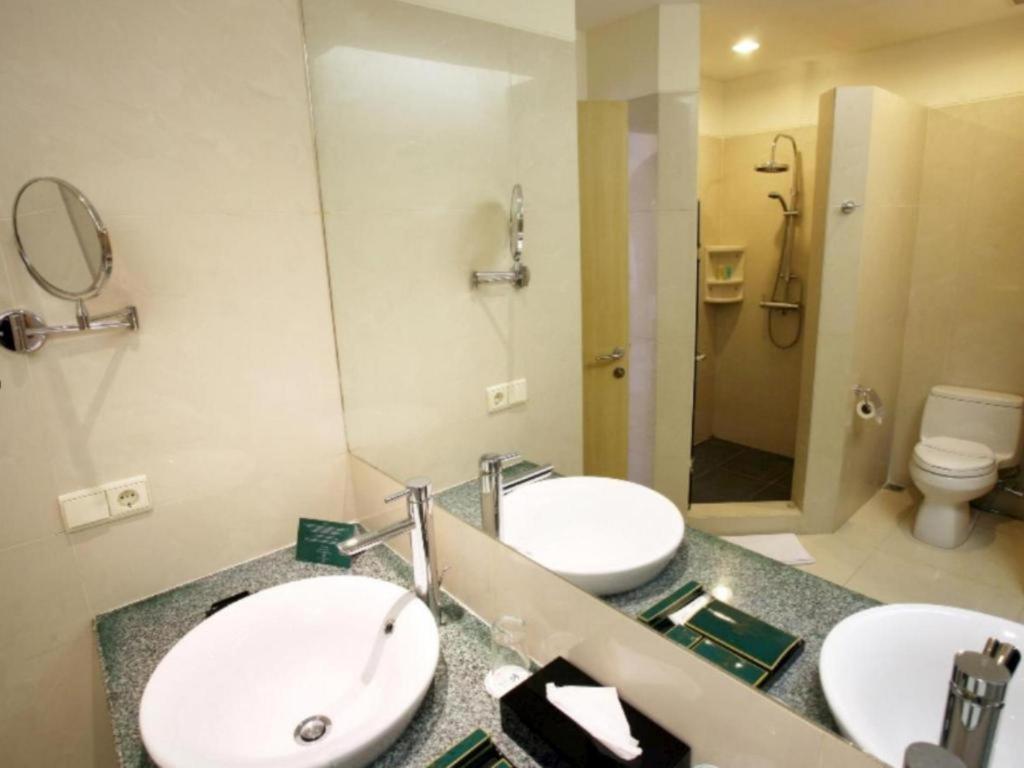 Sintesa Peninsula Hotel Manado Extérieur photo