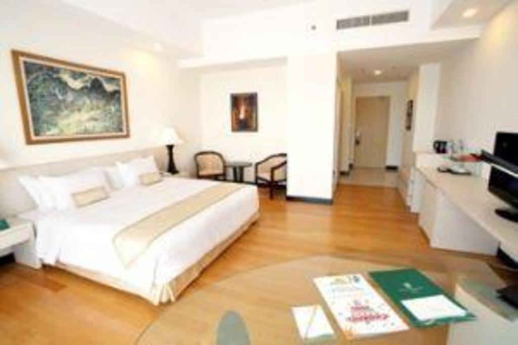 Sintesa Peninsula Hotel Manado Extérieur photo