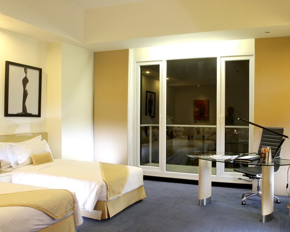 Sintesa Peninsula Hotel Manado Extérieur photo