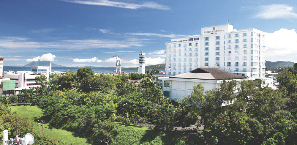 Sintesa Peninsula Hotel Manado Extérieur photo