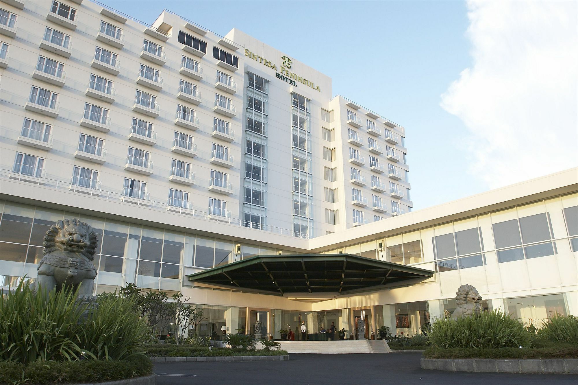 Sintesa Peninsula Hotel Manado Extérieur photo